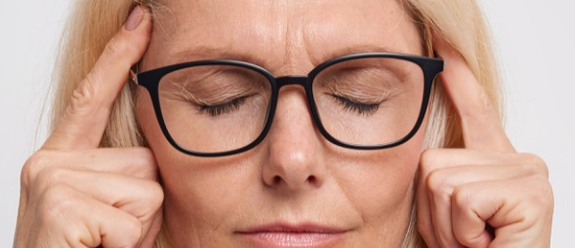 Jak zmienia się wzrok z wiekiem i jak sobie z tym radzić?